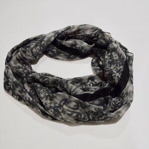 D & Y  black and grey shawl